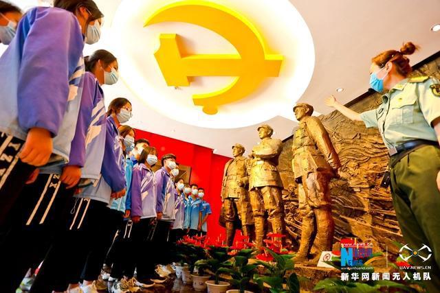 怎样才能摆脱极端的追求者啊？
